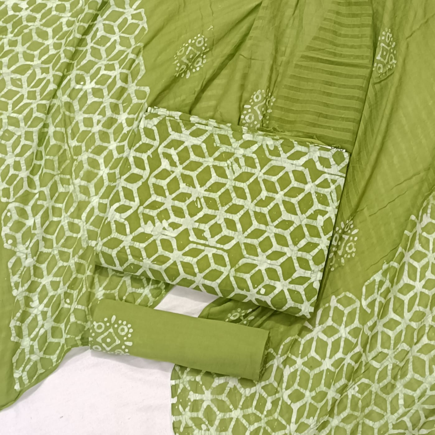 Artisanal Elegance: Handmade Batik Print Pure Cotton Dress Material